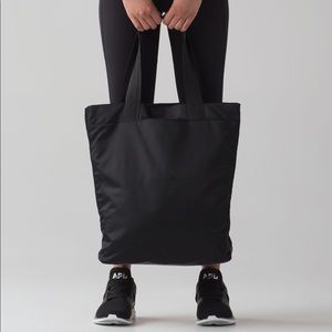 Lululemon double up tote